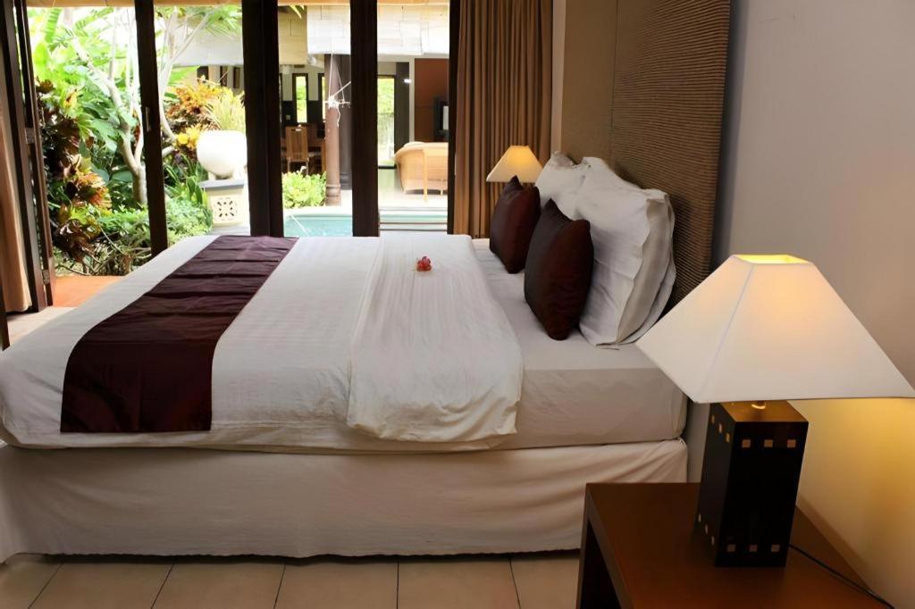 Tanjung Lesung Beach Hotel Exterior photo