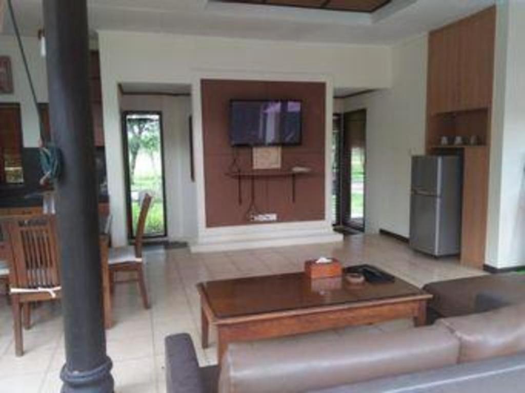 Tanjung Lesung Beach Hotel Exterior photo