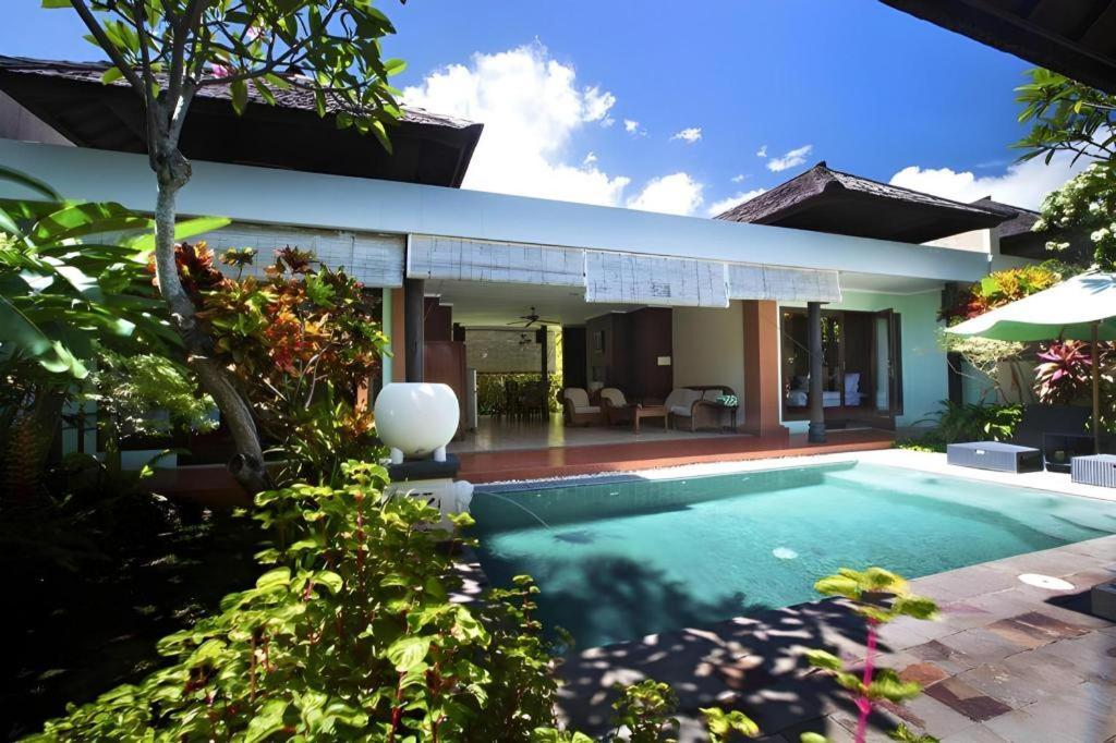 Tanjung Lesung Beach Hotel Exterior photo