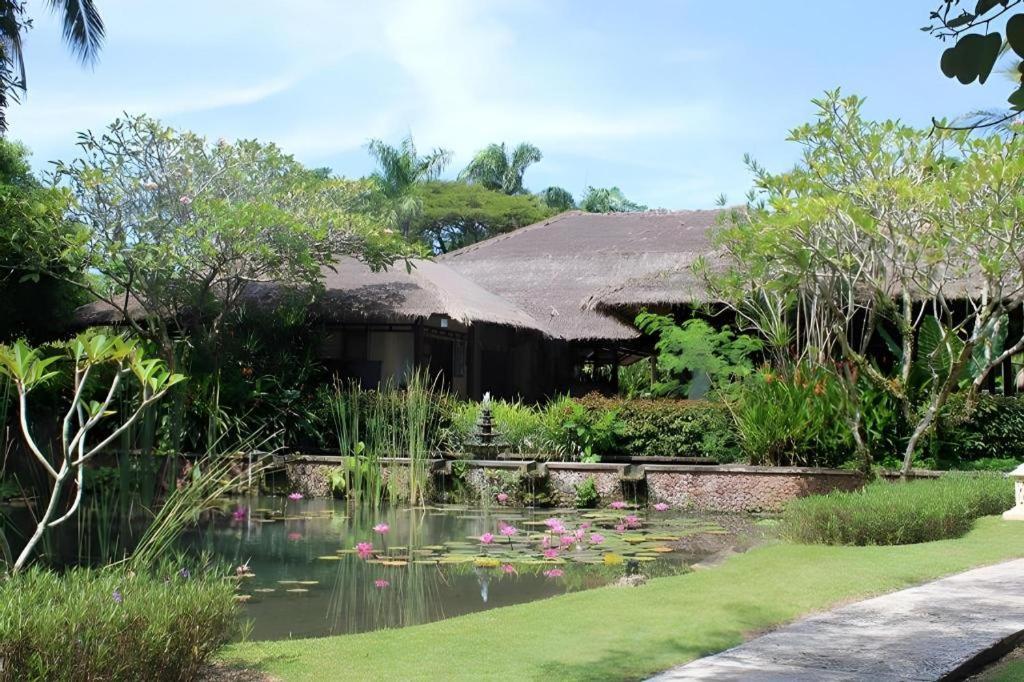 Tanjung Lesung Beach Hotel Exterior photo