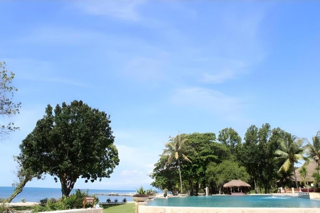 Tanjung Lesung Beach Hotel Exterior photo